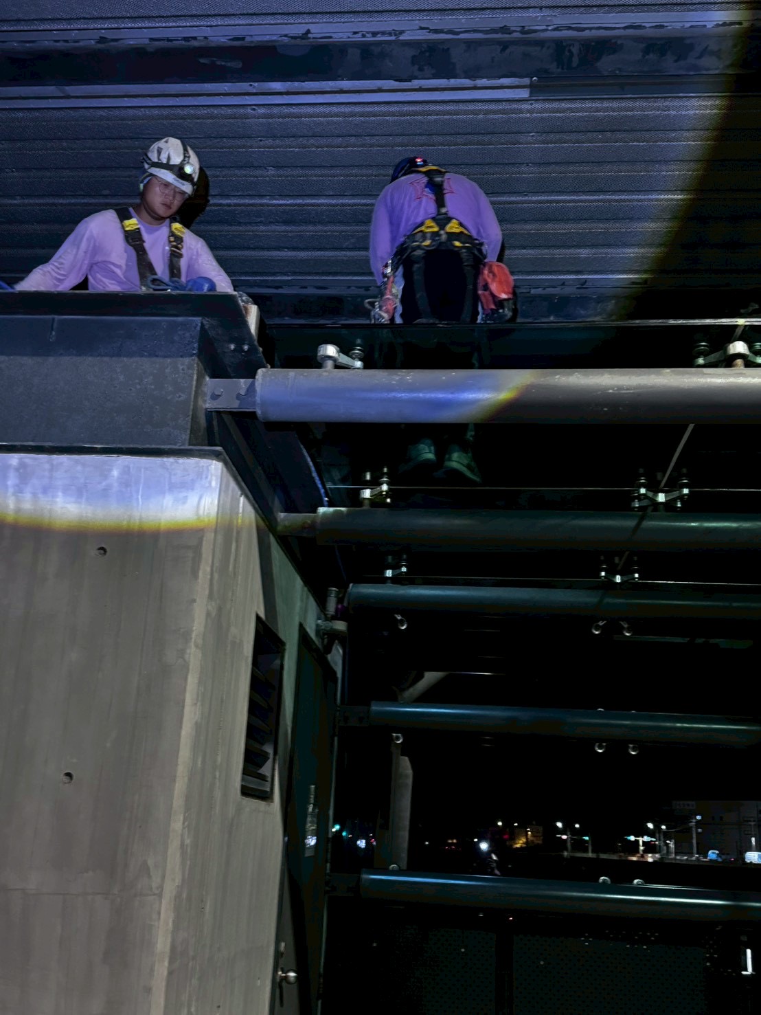 桃園市捷運外牆清洗工程施工