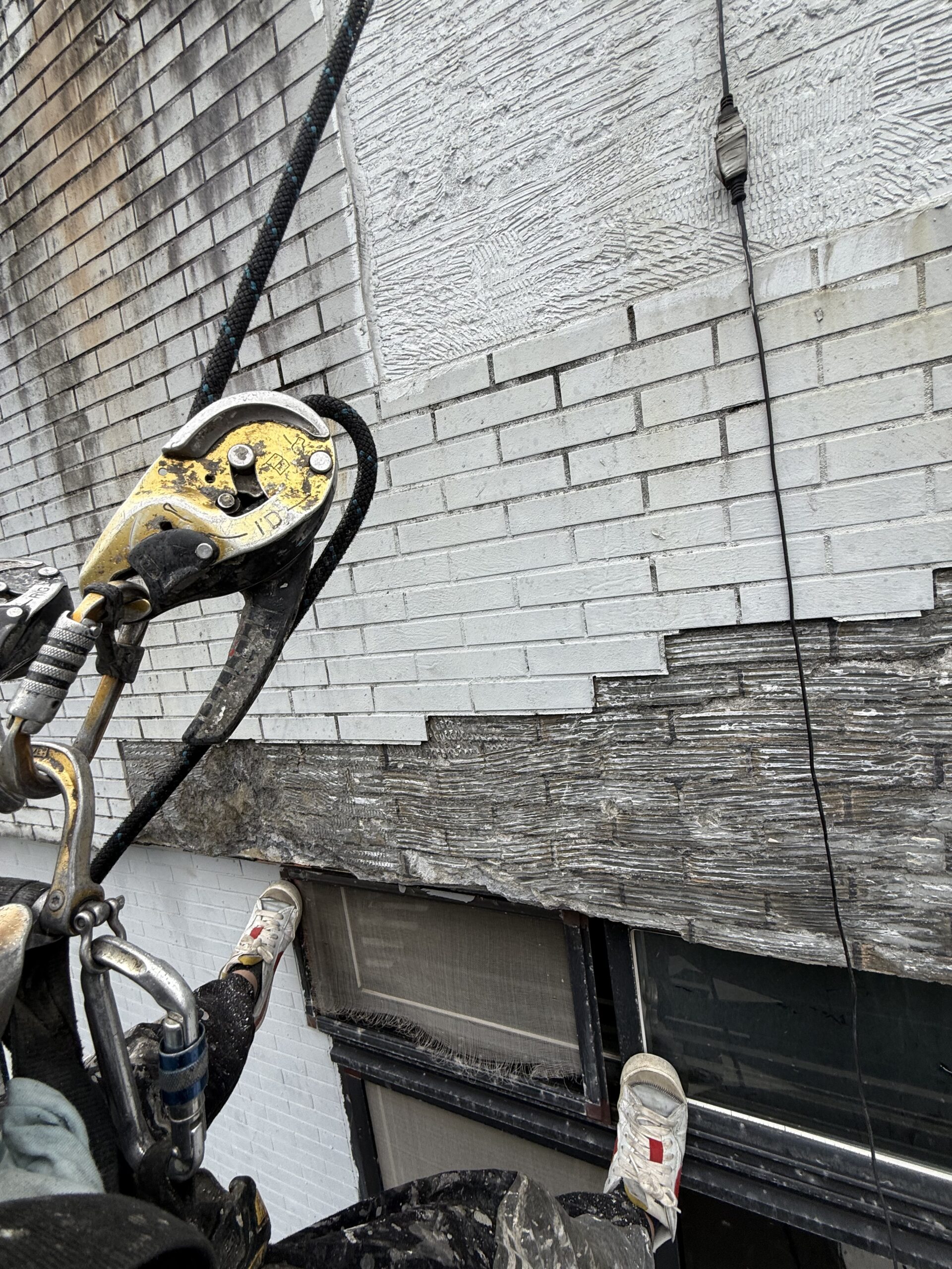 新北市新店區公寓外牆磁磚空心拆除工程施工