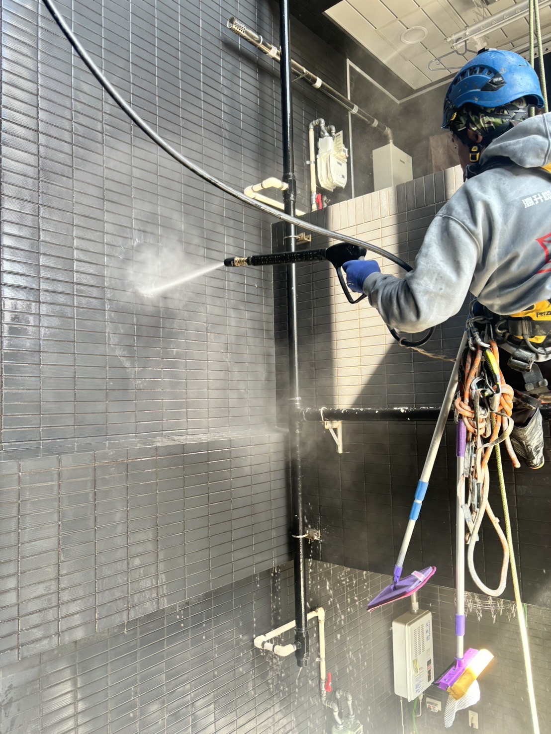 外牆清洗要多久做一次？專業判斷標準分享