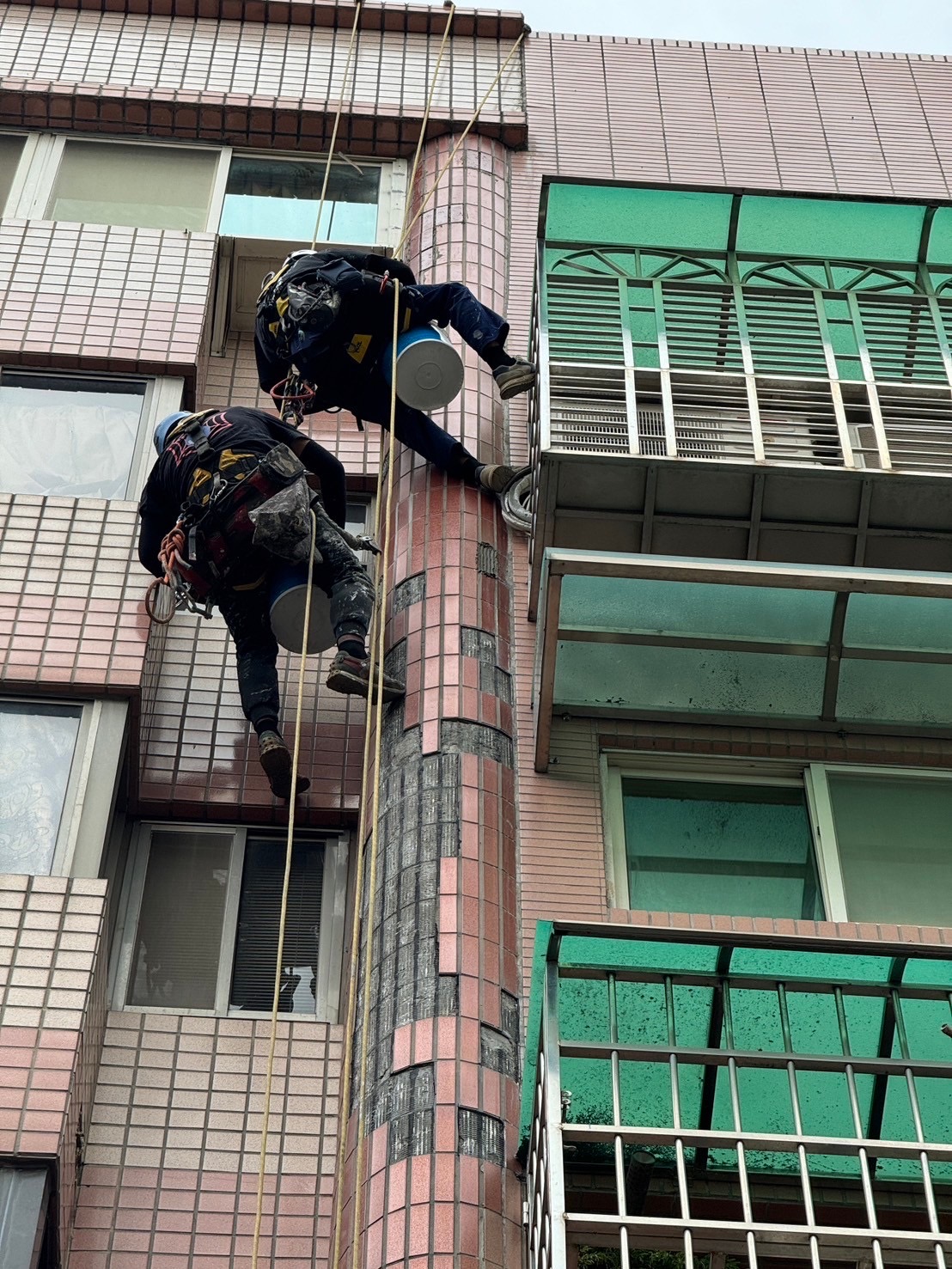 外牆工程｜桃園市中壢區社區外牆巡檢及磁磚修補和防水｜瀛升外牆工程